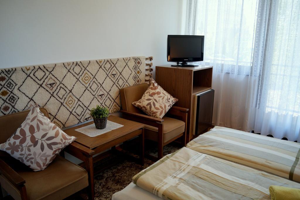 Sophie'S Guesthouse ชิโอฟก ภายนอก รูปภาพ